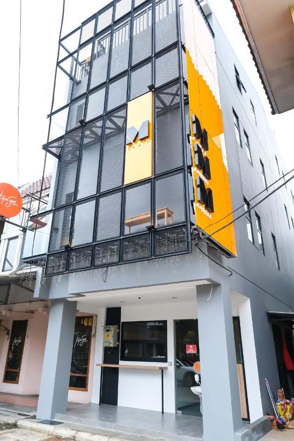 M Cabin Karawaci Binong Екстер'єр фото