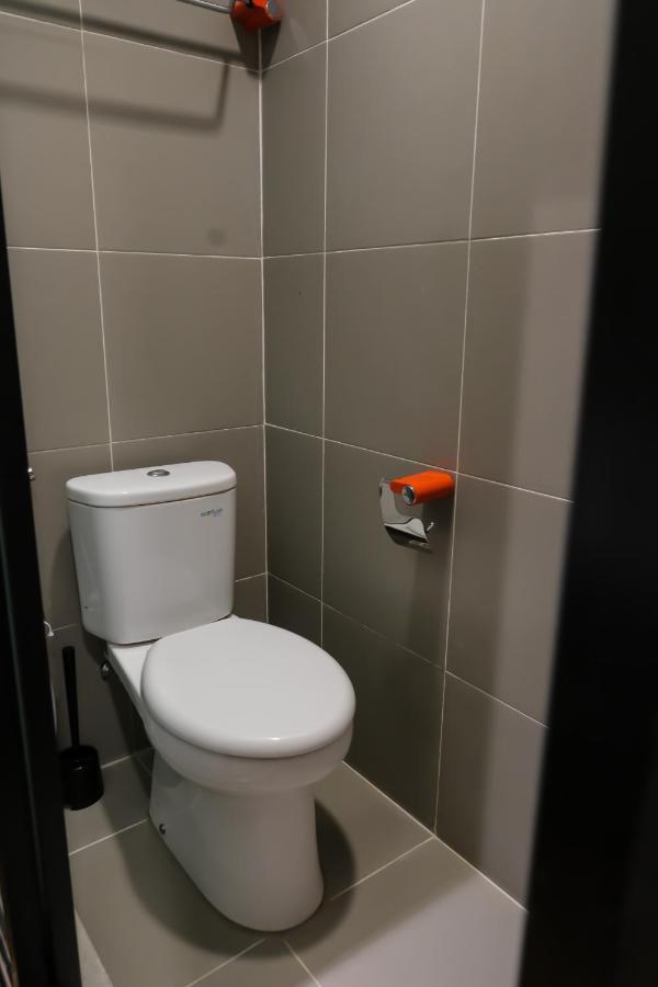 M Cabin Karawaci Binong Екстер'єр фото
